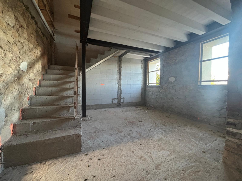 In contesto tranquillo e comodo a tutti i servizi, proponiamo casa di corte centrale completament...