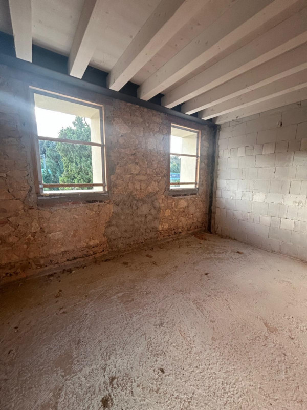 In contesto tranquillo e comodo a tutti i servizi, proponiamo casa di corte centrale completament...