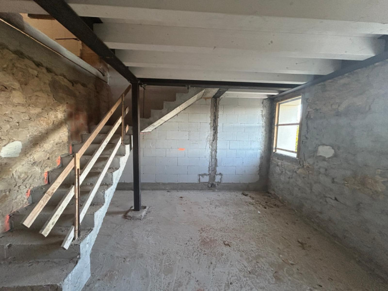 In contesto tranquillo e comodo a tutti i servizi, proponiamo casa di corte centrale completament...