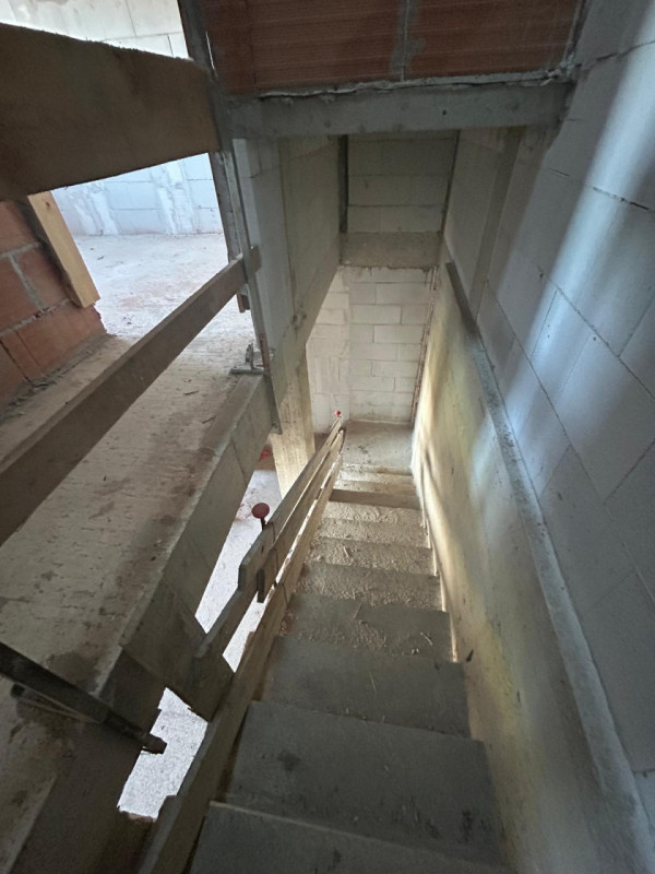 In contesto tranquillo e comodo a tutti i servizi, proponiamo casa di corte centrale completament...