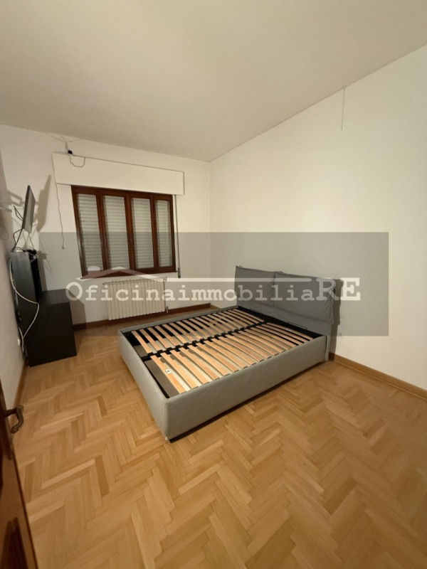 Nel cuore di Piove di Sacco proponiamo appartamento in palazzo storico dalle ampie metrature. Sec...