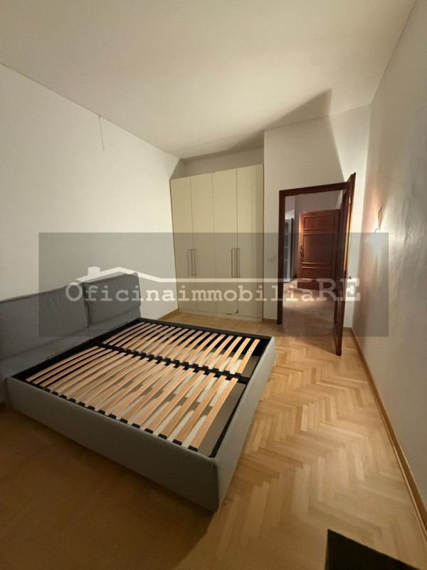 Nel cuore di Piove di Sacco proponiamo appartamento in palazzo storico dalle ampie metrature. Sec...