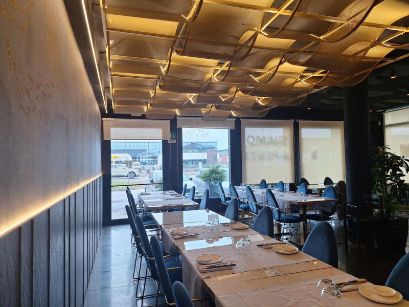 Proponiamo in vendita un ampio complesso immobiliare a destinazione prevalentemente commerciale, ...