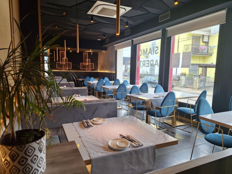 Proponiamo in vendita un ampio complesso immobiliare a destinazione prevalentemente commerciale, ...