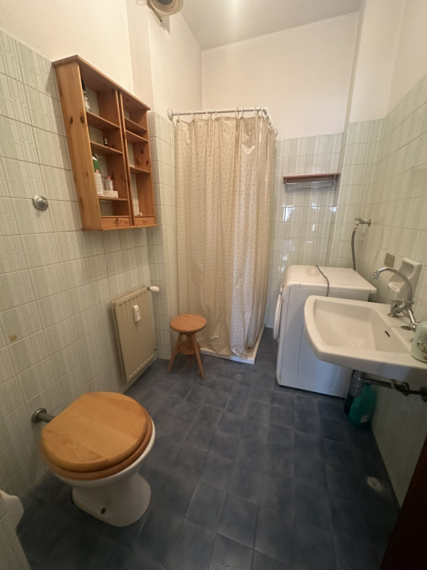 Ottimo appartamento al settimo piano su nove nel cuore del quartiere di Santa Rita vendesi.
L'imm...