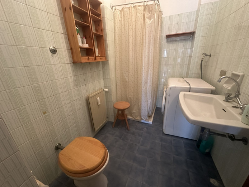 Ottimo appartamento al settimo piano su nove nel cuore del quartiere di Santa Rita vendesi.
L'imm...