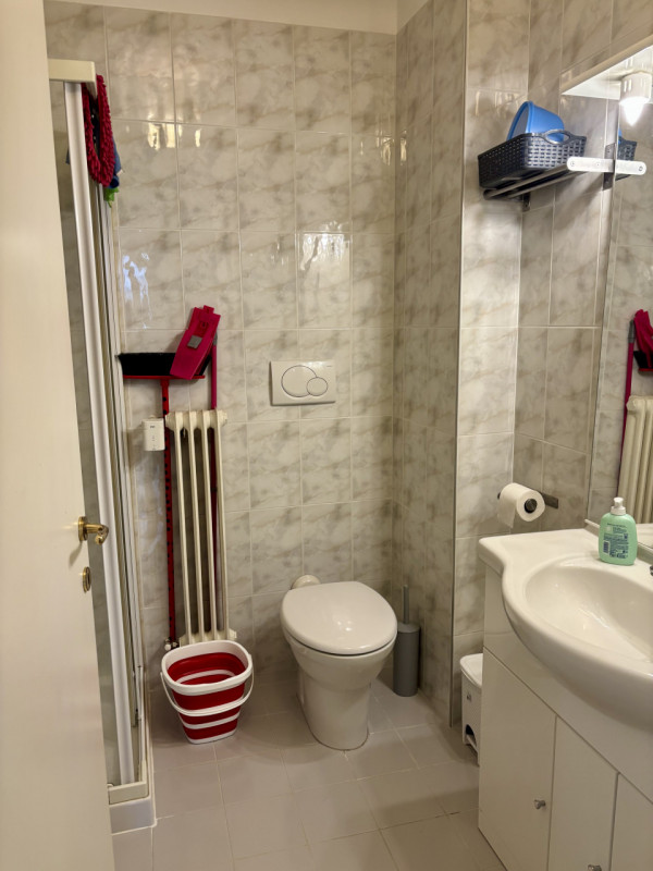 Via Belzoni, vicinissimo al centro e università, appartamento al terzo piano interno con ascensor...