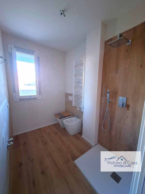 STRA - In ottima posizione, riparata dal traffico ma al contempo comoda a tutti i principali serv...