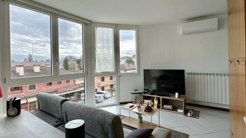 DEDICATO ALLA MEMORIA DELLA GNOMA
DISPONIBILE DAL 01 MARZO 2026
NO ANIMALI
Proponiamo in locazion...