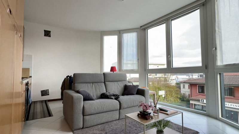 DEDICATO ALLA MEMORIA DELLA GNOMA
DISPONIBILE DAL 01 MARZO 2026
NO ANIMALI
Proponiamo in locazion...