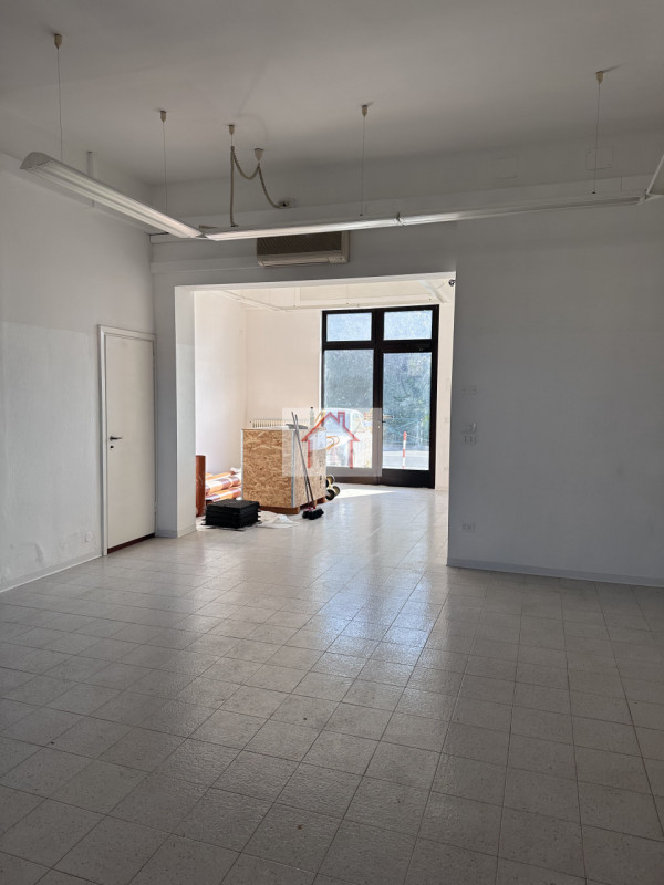 Rif.: PCL012 

L'Agenzia immobiliare Luxor è lieta di presentare un'ottima opportunità per chi ce...