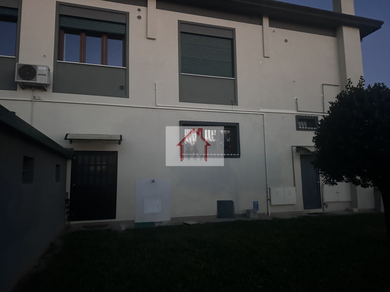 Rif.: PCL012 

L'Agenzia immobiliare Luxor è lieta di presentare un'ottima opportunità per chi ce...