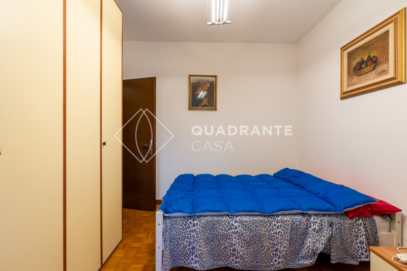 In pieno centro ad Abano Terme, nella zona Pescarini, proponiamo in vendita un esclusivo appartam...