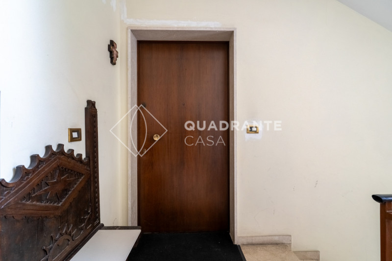 In pieno centro ad Abano Terme, nella zona Pescarini, proponiamo in vendita un esclusivo appartam...