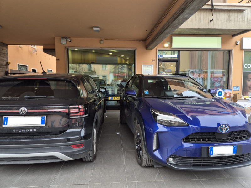 VICENZA - OVEST: PIACEVOLE MIDI MANSARDATO CON BELLA TERRAZZA DI 25 MQ E POSTO AUTO COPERTO DI PE...