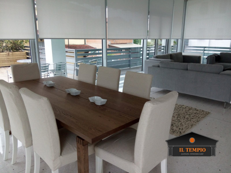 Vicenza-Ferrovieri: questa straordinaria VILLA moderna situata nel cuore di Vicenza, nella tranqu...