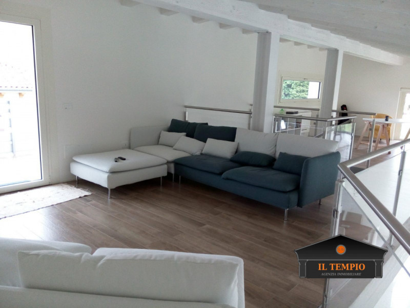 Vicenza-Ferrovieri: questa straordinaria VILLA moderna situata nel cuore di Vicenza, nella tranqu...