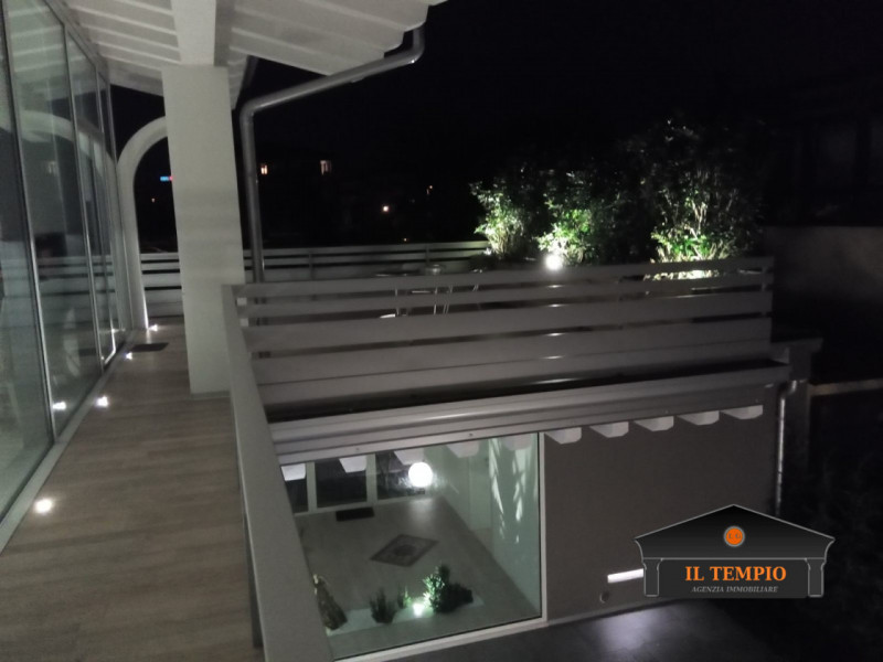 Vicenza-Ferrovieri: questa straordinaria VILLA moderna situata nel cuore di Vicenza, nella tranqu...