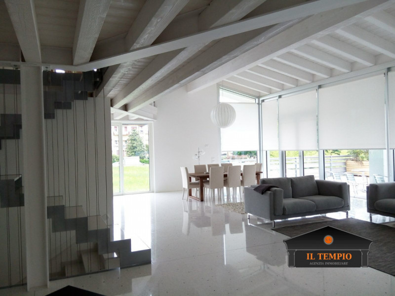 Vicenza-Ferrovieri: questa straordinaria VILLA moderna situata nel cuore di Vicenza, nella tranqu...