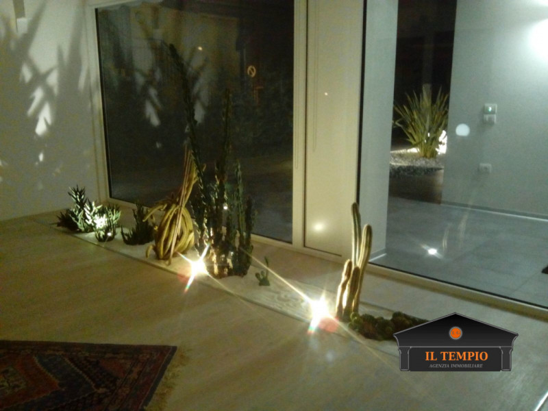 Vicenza-Ferrovieri: questa straordinaria VILLA moderna situata nel cuore di Vicenza, nella tranqu...