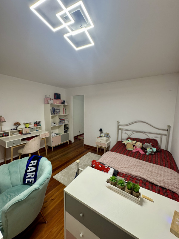 COMPOSIZIONE: 
Proponiamo in vendita villetta singola, sviluppata su più livelli, ideale per chi ...