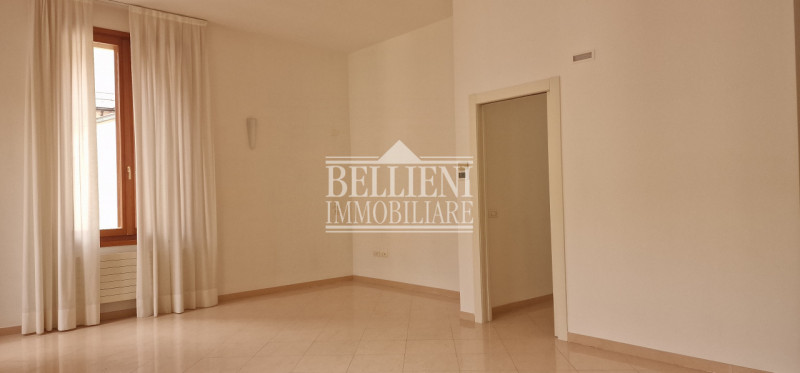 CENTRO STORICO - Nel cuore più ricercato del centro storico di Vicenza, in una delle vie pedonali...