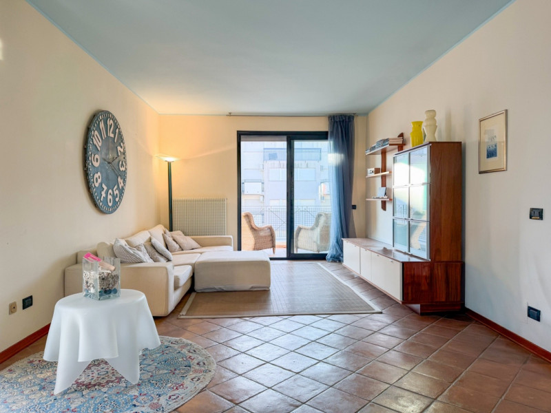 (Per INFO Giovanni 3888920530) NOSTRA ESCLUSIVA. Nel cuore pulsante di Jesolo Lido, in una delle ...