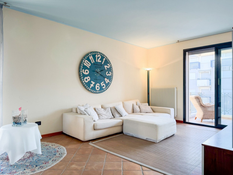 (Per INFO Giovanni 3888920530) NOSTRA ESCLUSIVA. Nel cuore pulsante di Jesolo Lido, in una delle ...