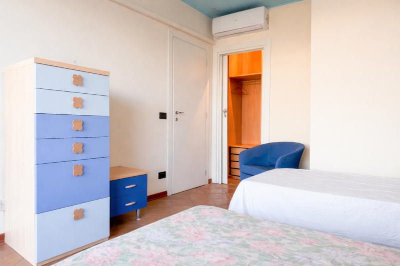 (Per INFO Giovanni 3888920530) NOSTRA ESCLUSIVA. Nel cuore pulsante di Jesolo Lido, in una delle ...