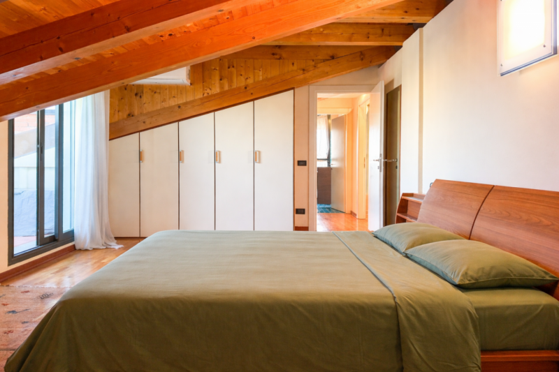 (Per INFO Giovanni 3888920530) NOSTRA ESCLUSIVA. Nel cuore pulsante di Jesolo Lido, in una delle ...