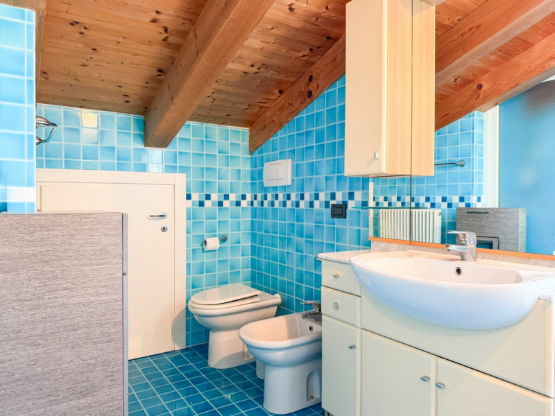 (Per INFO Giovanni 3888920530) NOSTRA ESCLUSIVA. Nel cuore pulsante di Jesolo Lido, in una delle ...