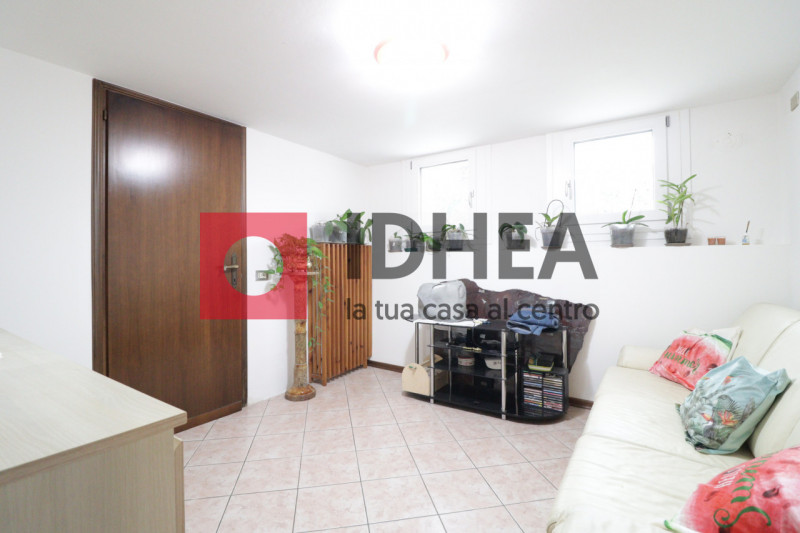 CASA SINGOLA IN CLASSE A1 IN CENTRO A PONZANO RIF. "AVP1" 

L'agenzia immobiliare Idhea ha il pia...