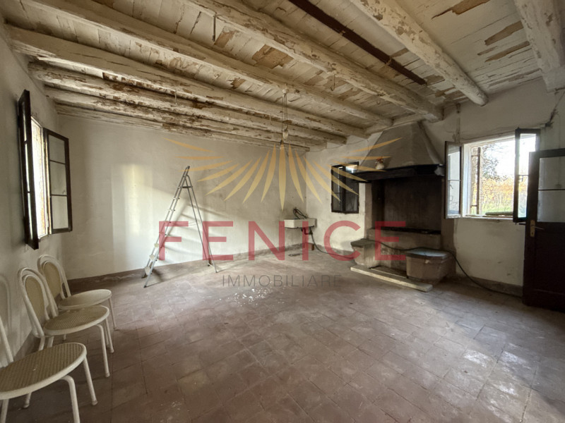 Nel cuore autentico di Pieve di Soligo, dove la storia si intreccia con il ritmo lento della vita...