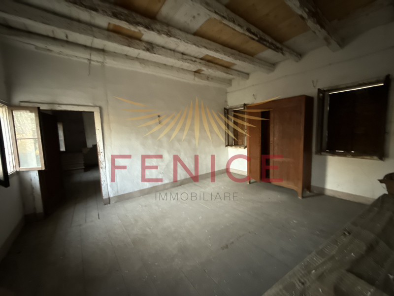 Nel cuore autentico di Pieve di Soligo, dove la storia si intreccia con il ritmo lento della vita...