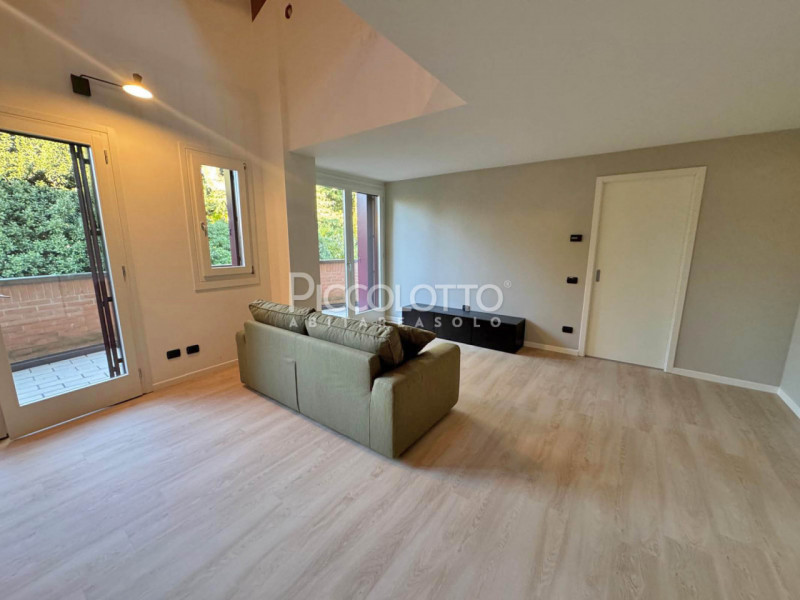 Rif. A5420 - Appartamento duplex in locazione in splendida zona residenziale, immersa nel verde, ...