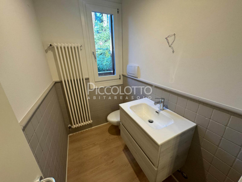 Rif. A5420 - Appartamento duplex in locazione in splendida zona residenziale, immersa nel verde, ...