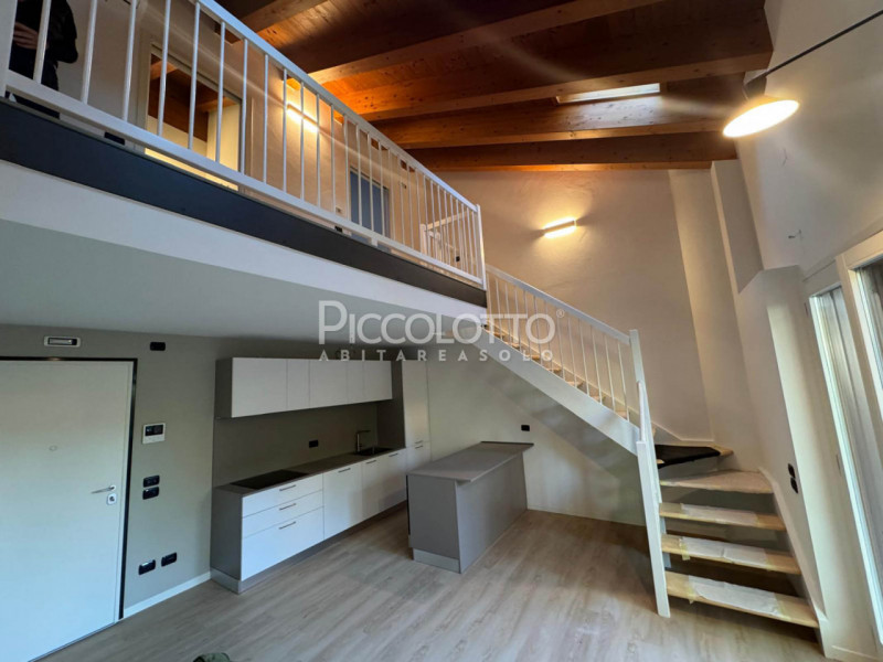 Rif. A5420 - Appartamento duplex in locazione in splendida zona residenziale, immersa nel verde, ...
