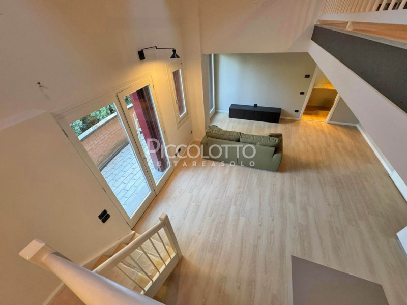 Rif. A5420 - Appartamento duplex in locazione in splendida zona residenziale, immersa nel verde, ...