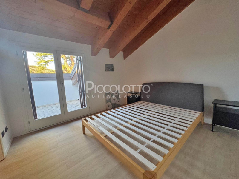 Rif. A5420 - Appartamento duplex in locazione in splendida zona residenziale, immersa nel verde, ...