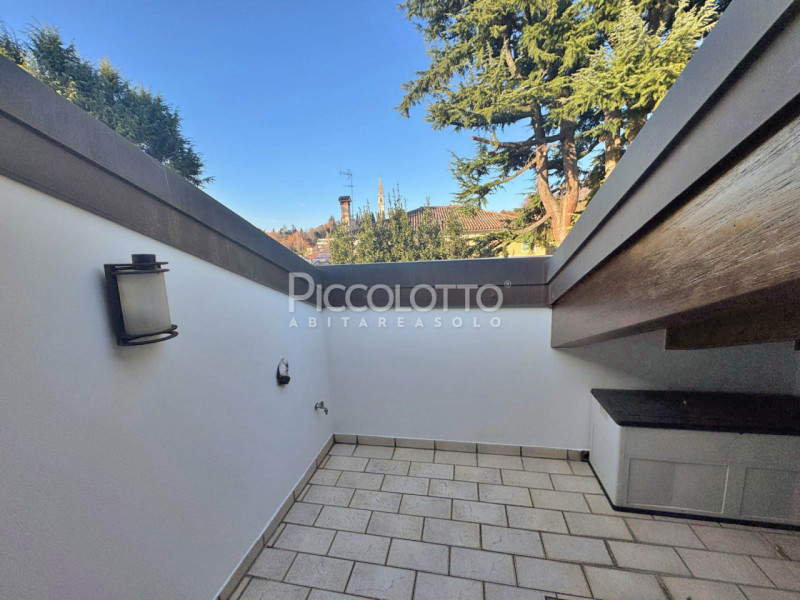 Rif. A5420 - Appartamento duplex in locazione in splendida zona residenziale, immersa nel verde, ...