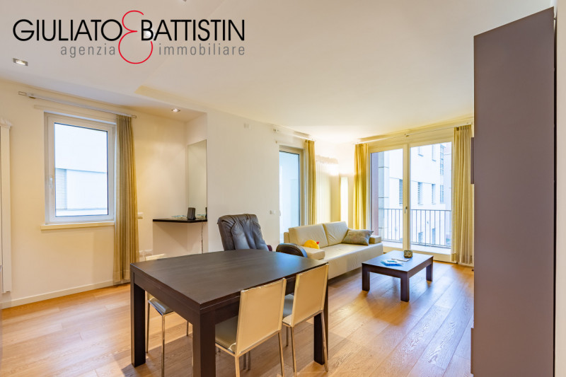 VICENZA: nella meravigliosa cornice di Contrà Porti, all'interno di una pregevole ristrutturazion...