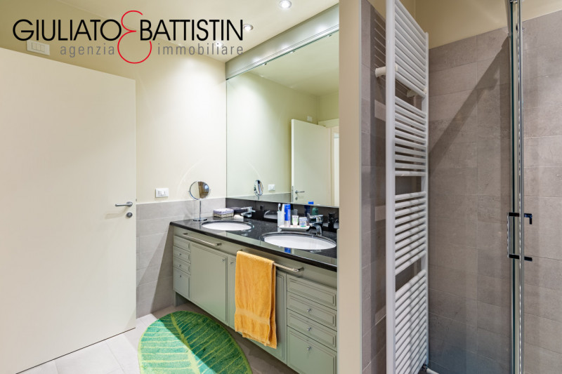 VICENZA: nella meravigliosa cornice di Contrà Porti, all'interno di una pregevole ristrutturazion...