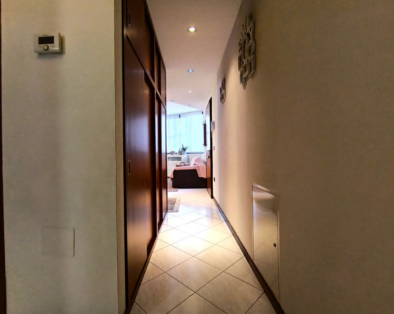 RIf. PSN180
In località Roncajette di Ponte San Nicolò proponiamo in vendita un curato trilocale ...