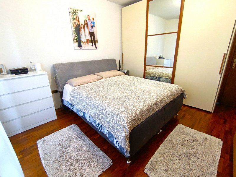 RIf. RCJ180
In località Roncajette di Ponte San Nicolò proponiamo in vendita un curato trilocale ...