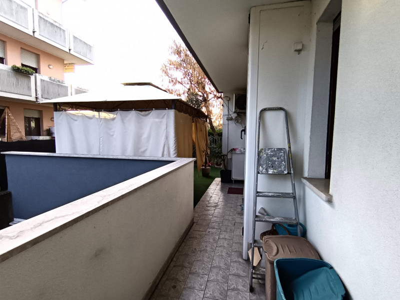 RIf. PSN180
In località Roncajette di Ponte San Nicolò proponiamo in vendita un curato trilocale ...