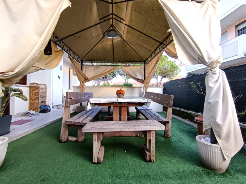 RIf. RCJ180
In località Roncajette di Ponte San Nicolò proponiamo in vendita un curato trilocale ...