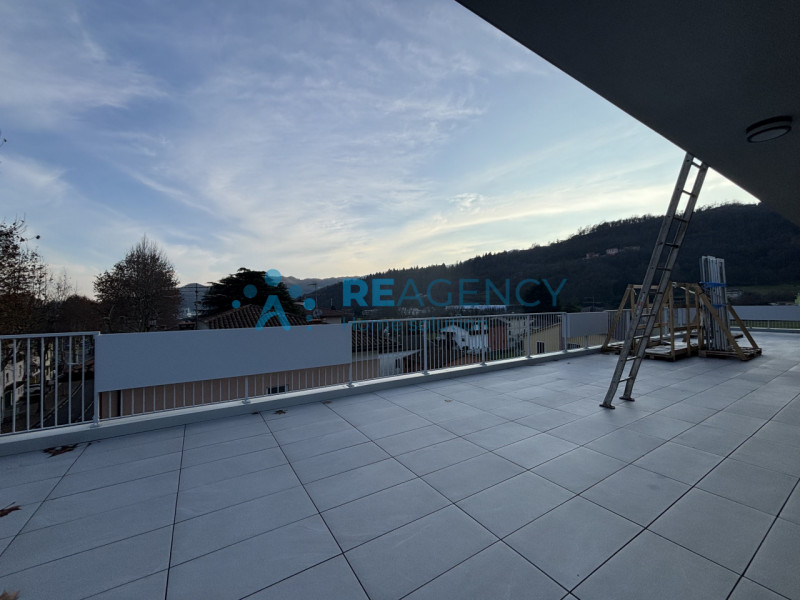 STAI CERCANDO UNA SOLUZIONE NUOVA IN CLASSE ENERGETICA A4, COMODA AL CENTRO DI VALDAGNO?

Residen...