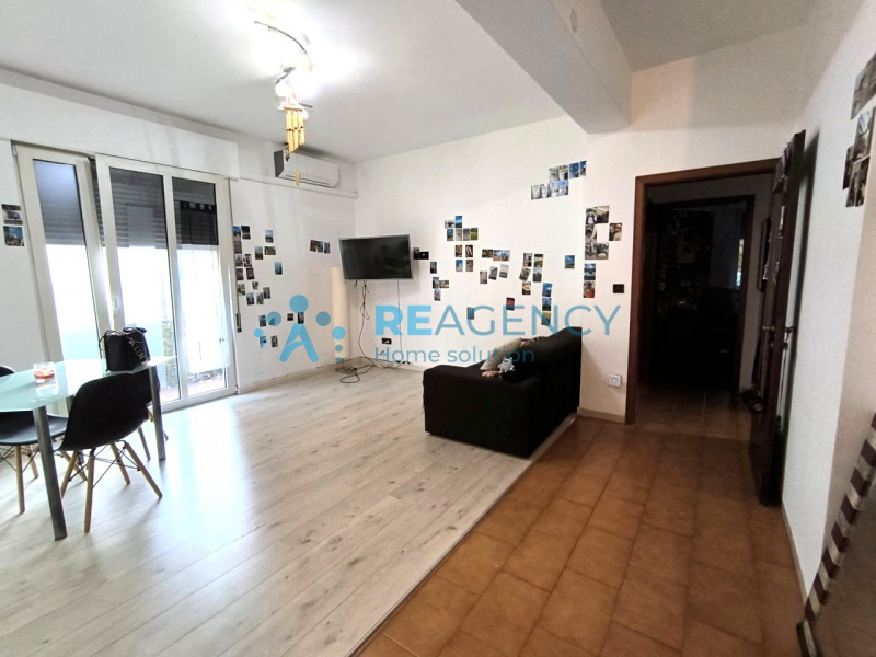 Scopri questo incantevole appartamento quadrilocale situato nel ricercatissimo quartiere di Sant'...