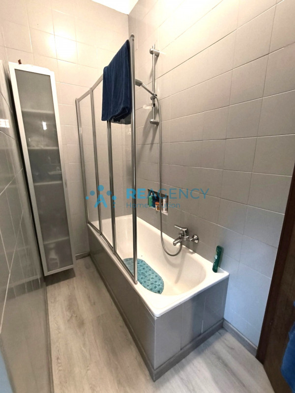 Scopri questo incantevole appartamento quadrilocale situato nel ricercatissimo quartiere di Sant'...