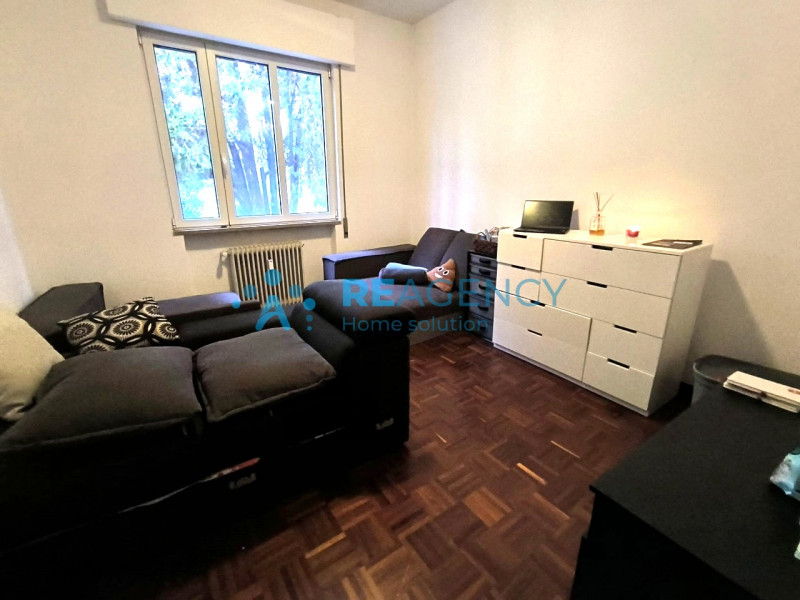 Scopri questo incantevole appartamento quadrilocale situato nel ricercatissimo quartiere di Sant'...